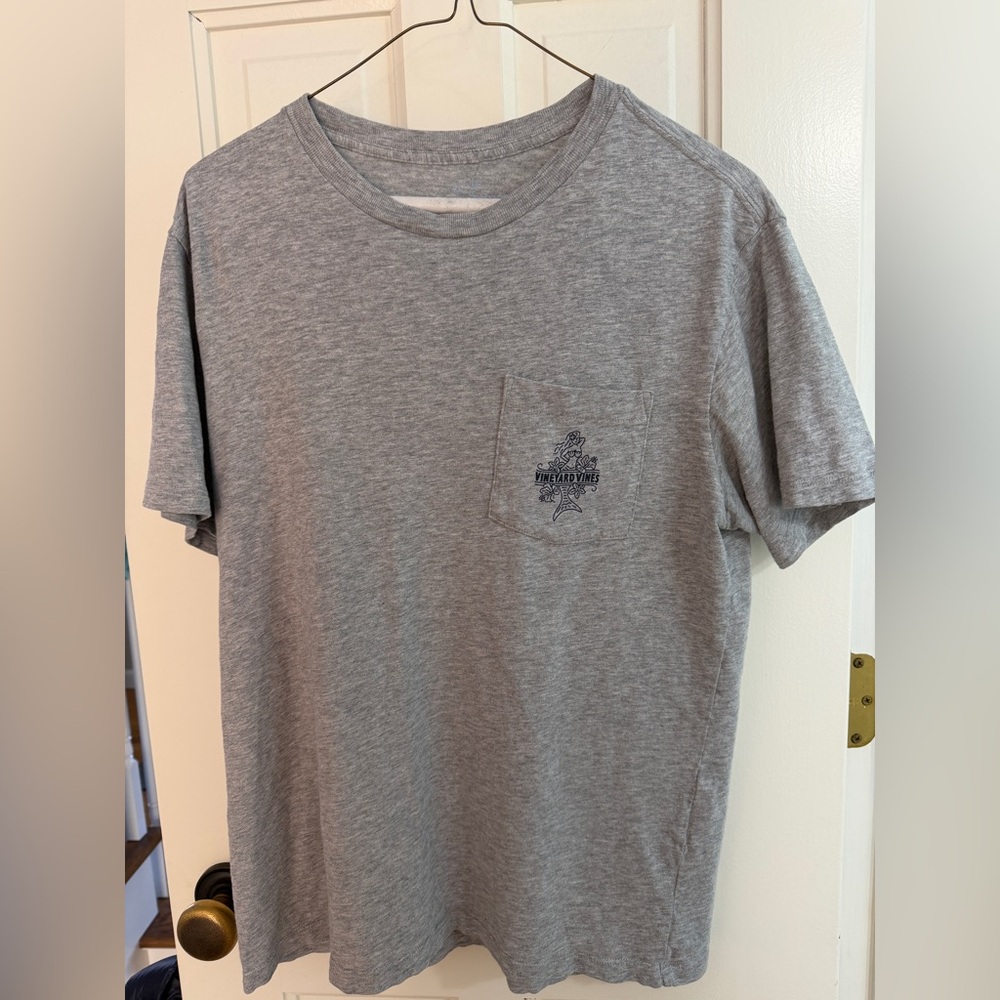 EUC VINEYARD VINES Gray Navy Short Sleeve Mermaid Tee Beach Ocean Tropical